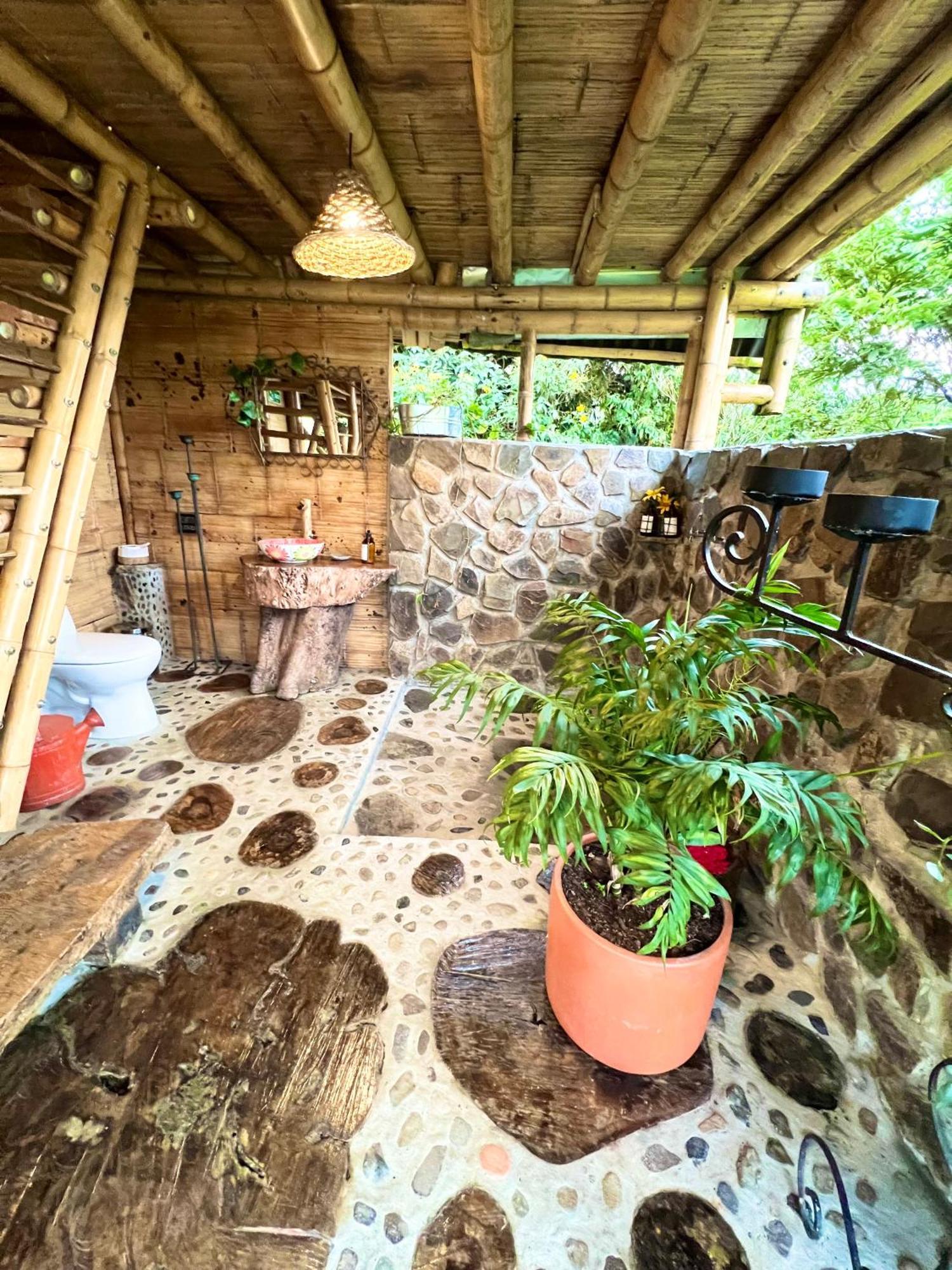 La Herradura Lodge Санта-Роса-де-Кабаль Екстер'єр фото