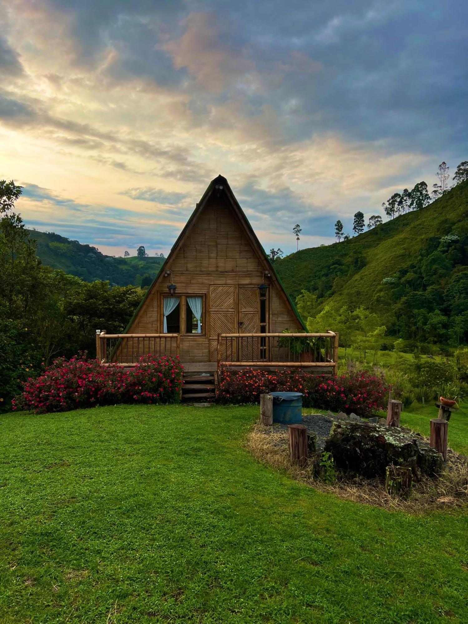 La Herradura Lodge Санта-Роса-де-Кабаль Екстер'єр фото