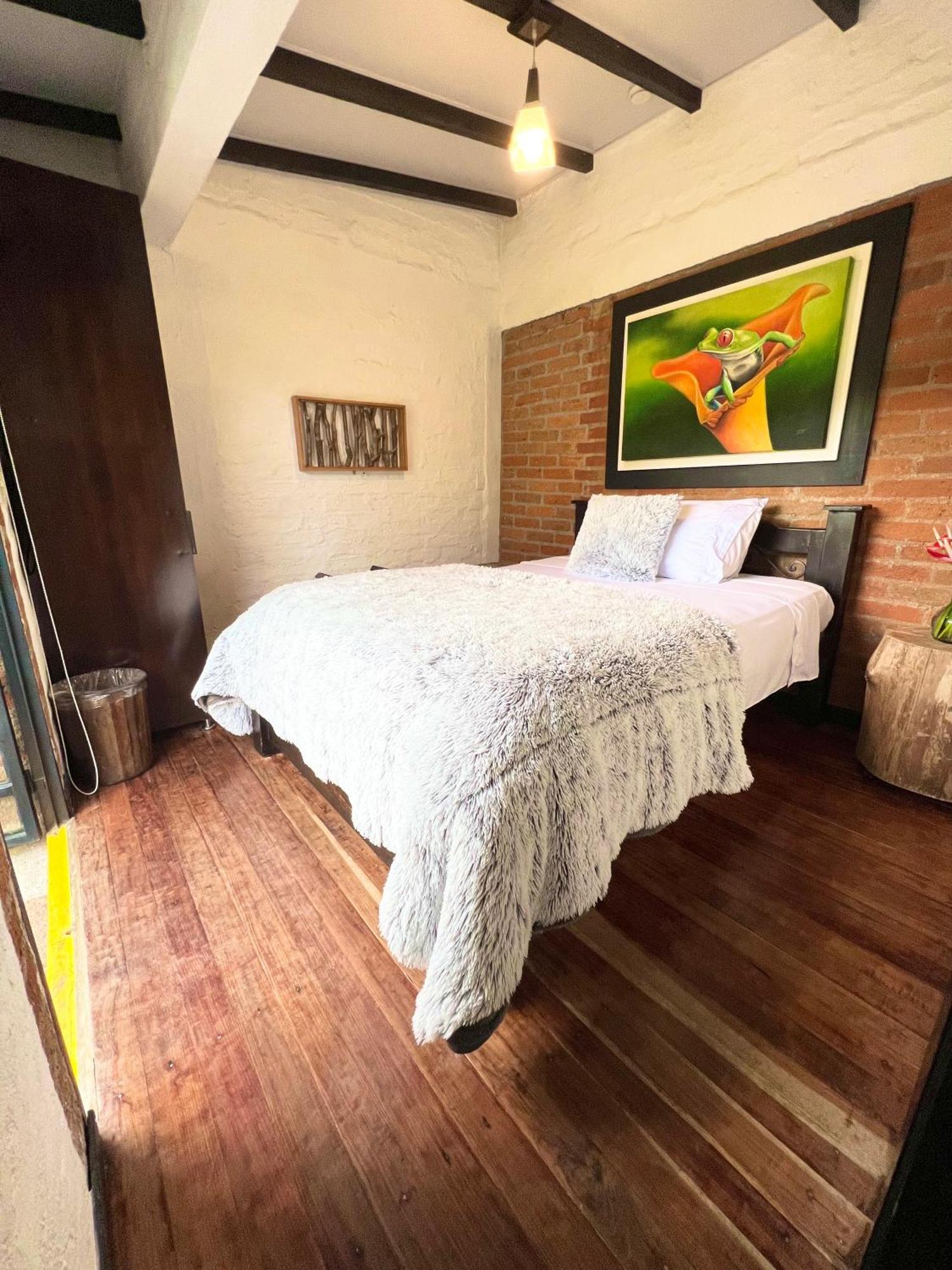 La Herradura Lodge Санта-Роса-де-Кабаль Екстер'єр фото