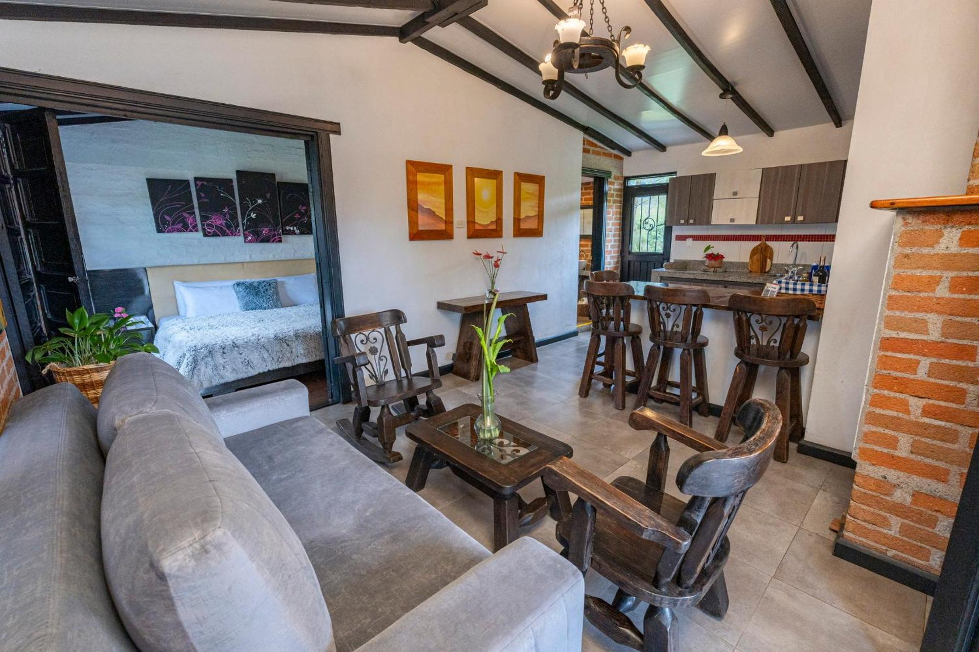 La Herradura Lodge Санта-Роса-де-Кабаль Екстер'єр фото