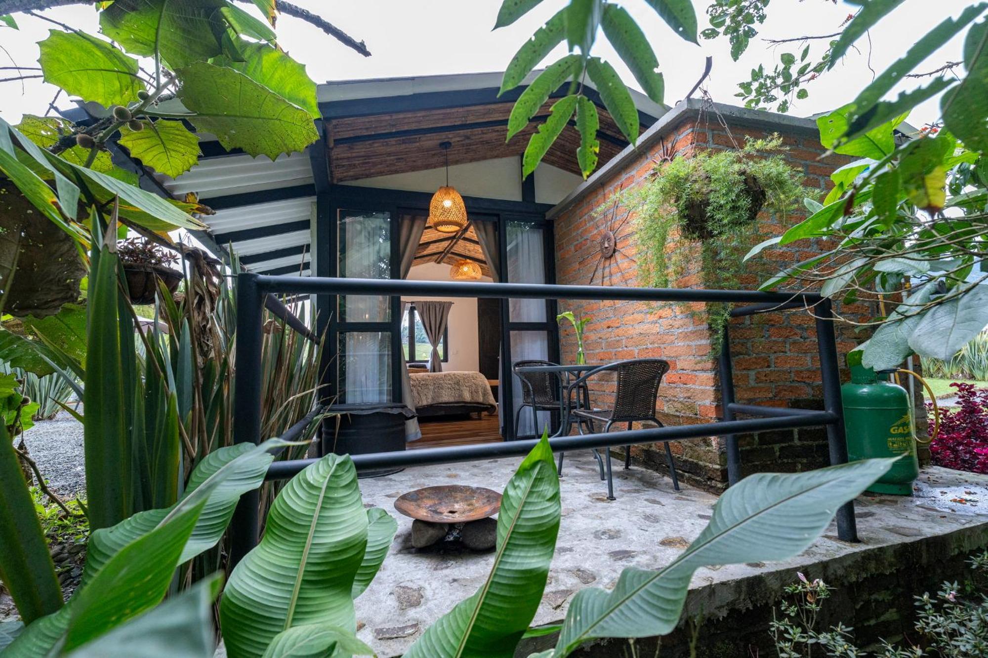 La Herradura Lodge Санта-Роса-де-Кабаль Екстер'єр фото